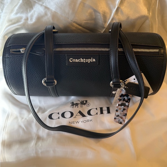 🖤 Coach NWT Coachtopia Barrel Bag In Black Pebbled Coachtopia Leather - Picture 2 of 6